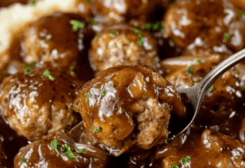 (PRO) Meatballs and Gravy